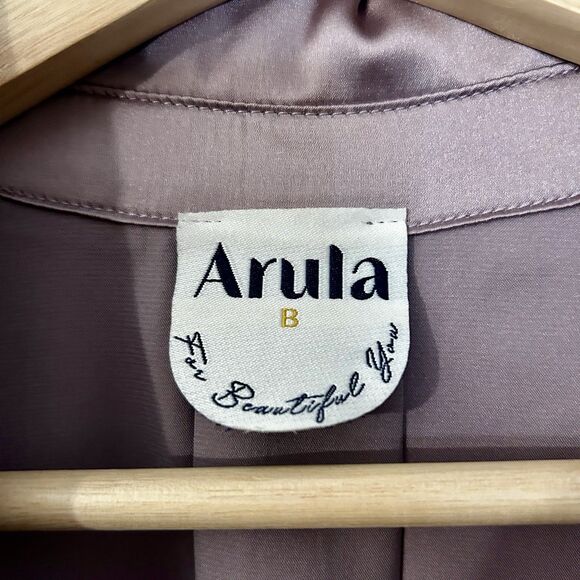 Arula Shirt Size B (2X / 18-20) in Lavender Polyester Satin, Oversized, Elegant - Picture 3 of 4